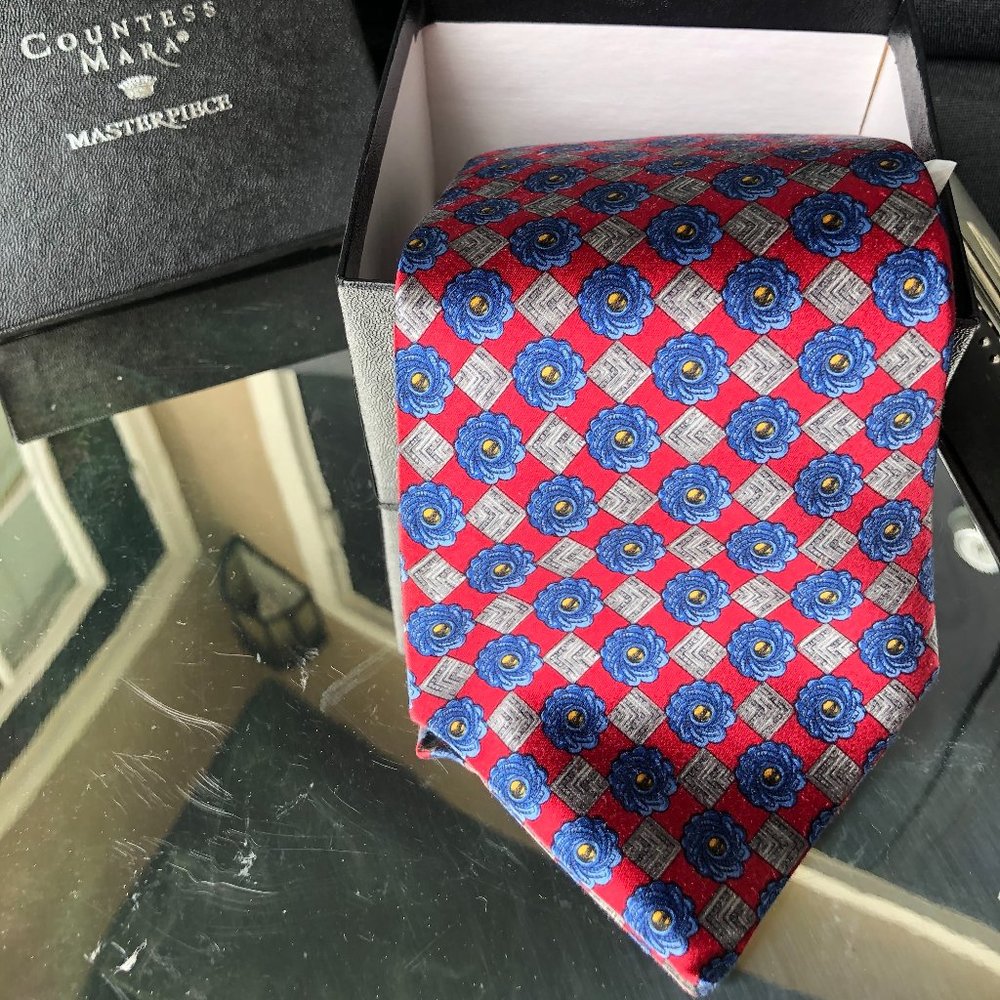 NIB Countess Mara 100% Silk Men's Tie
